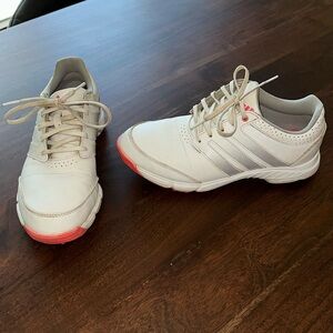 Women's golf shoes